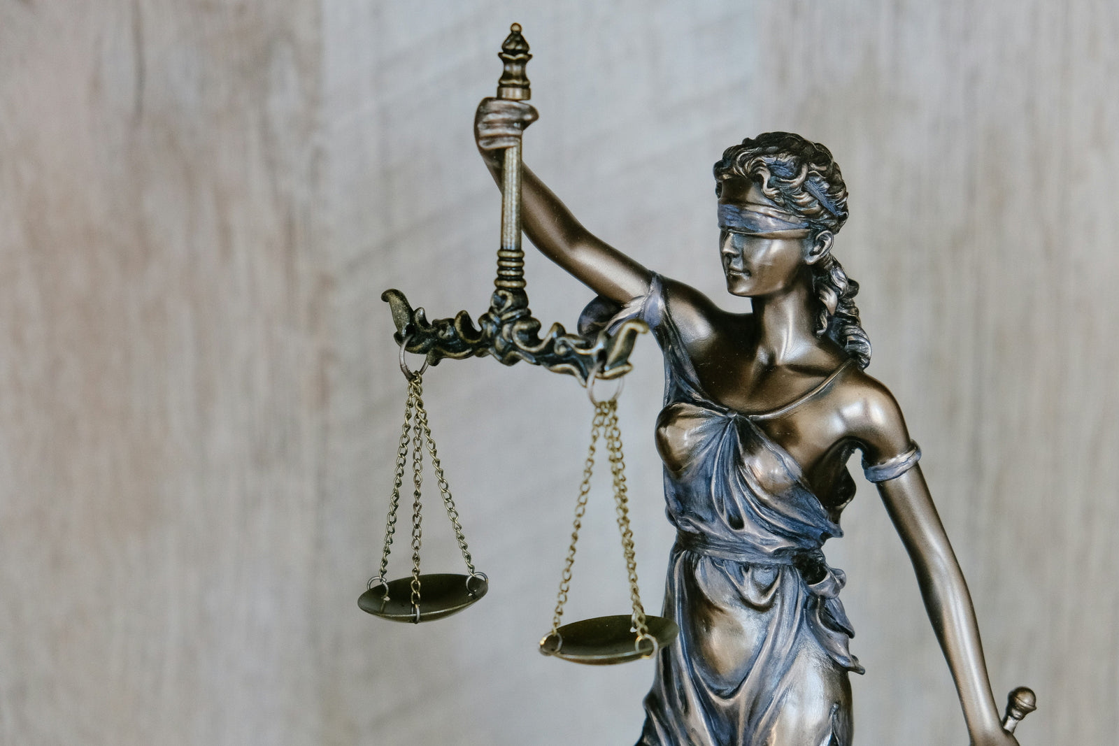 Courthouse columns — are CBD gummies legal under federal and state law